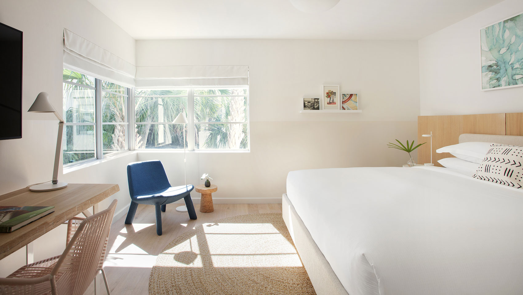 essential king guest room